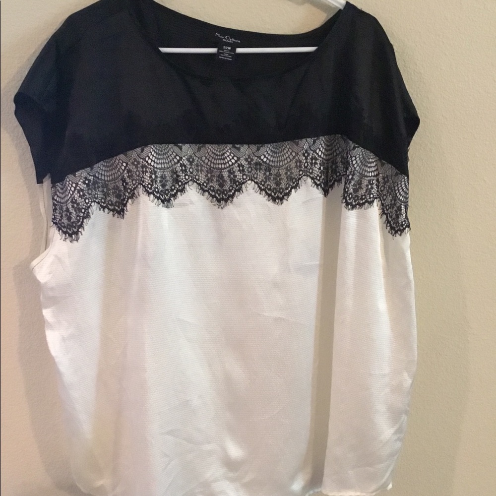 2x black and white top